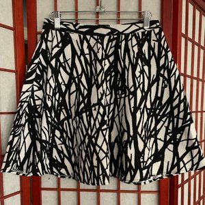 Vine-like patterned skirt